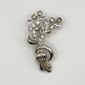 Vintage 1940’s Rhinestone Flower Brooch Pin signed KARU.   RARE